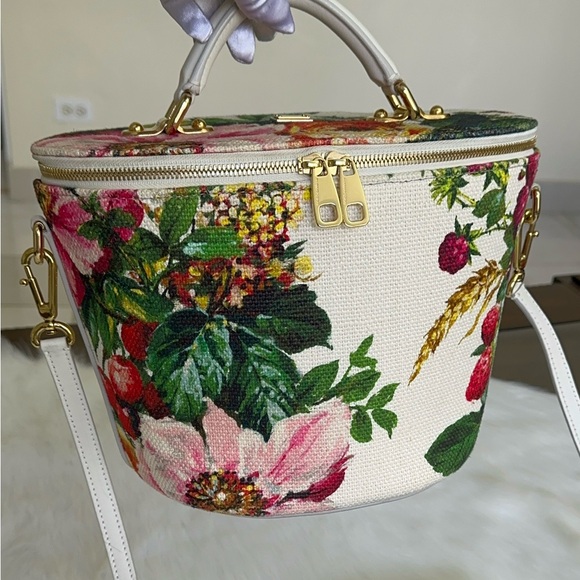 Auth Dolce & Gabbana excellent condition - Picture 14 of 17